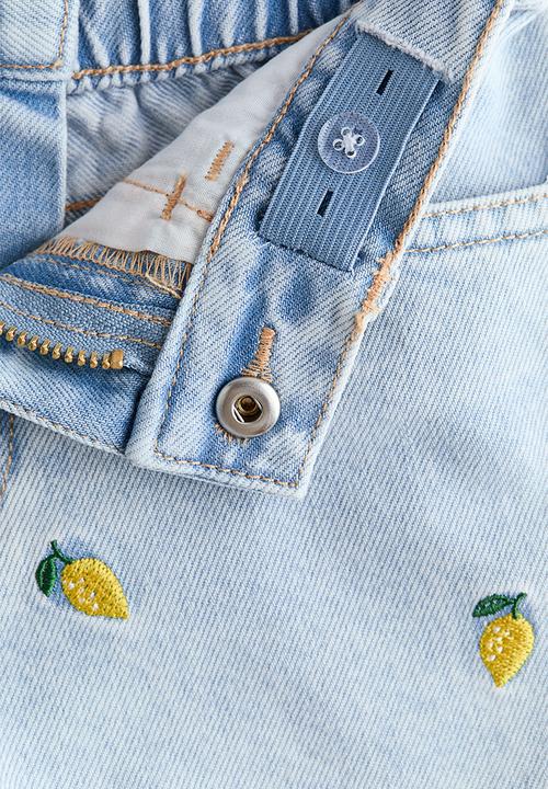 H&M - Denim shorts - light denim blue/lemons