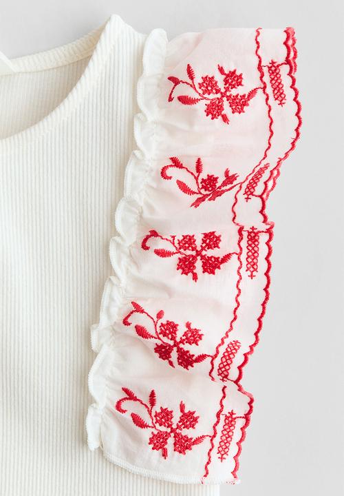 H&M - Frill-trimmed top - white/red
