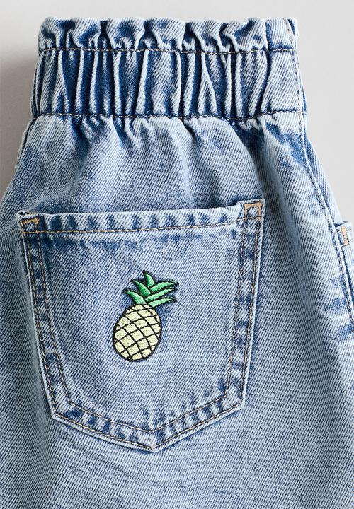 H&M - Loose fit denim shorts - light denim blue/lilo & stitch