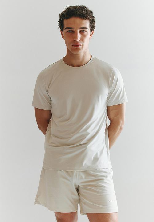 H&M - Sports shorts with drymove - natural white