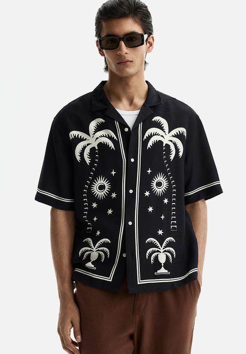 H&M - Relaxed fit printed resort shirt - black/patterned