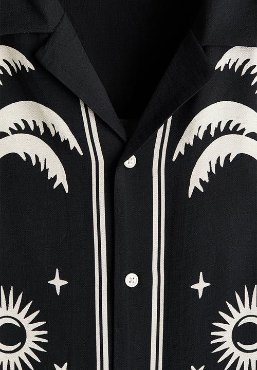 H&M - Relaxed fit printed resort shirt - black/patterned