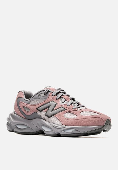 New Balance  - 983