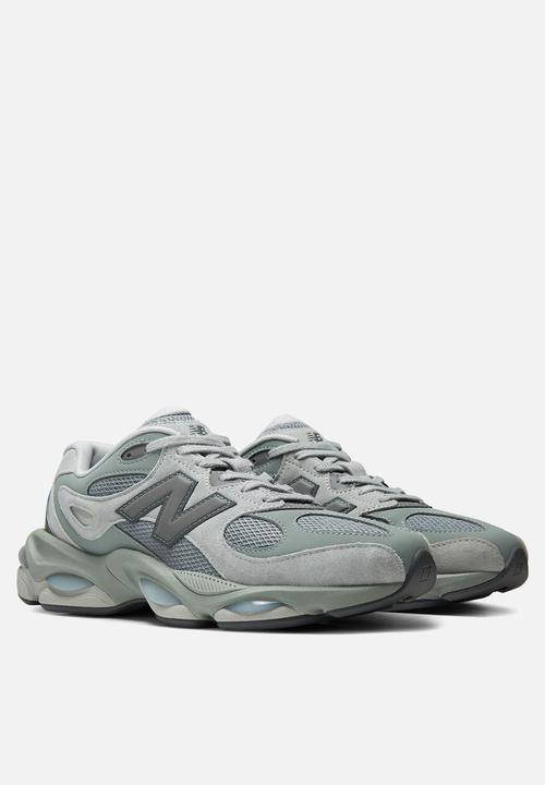 New Balance  - 983