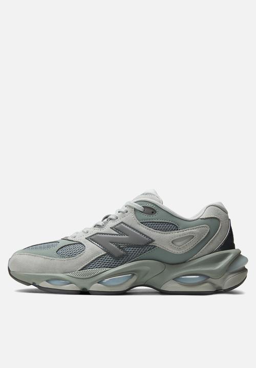 New Balance  - 983