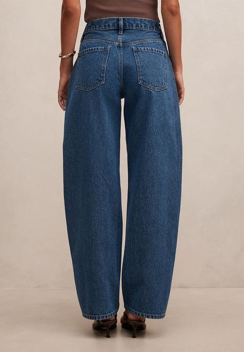 Forever New - Emma Mid-Rise Barrel Jeans in Mid Wash