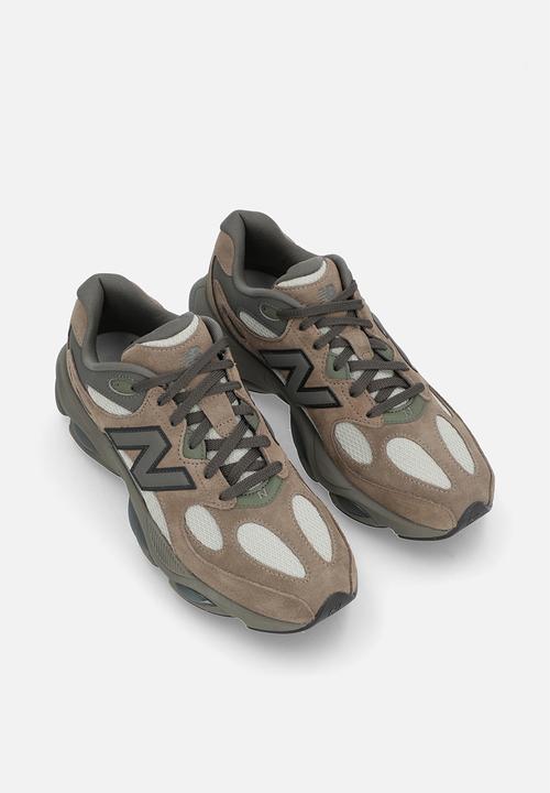 New Balance  - 983
