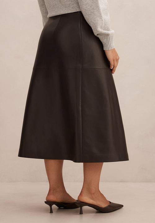 Forever New - Amelia Pu wrap skirt in chocolate