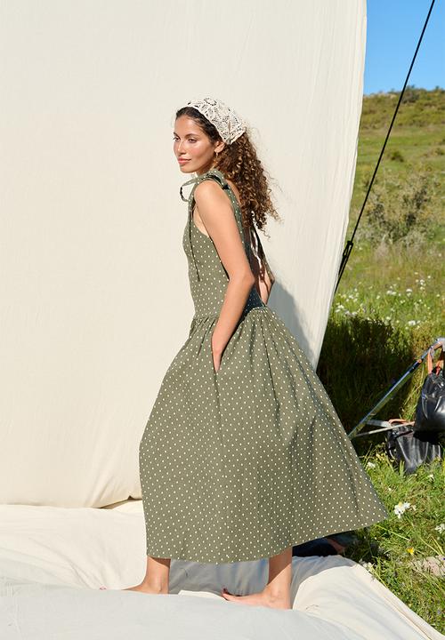 Me&B - Bengaline Stretch Dress With Shoulder Tie Detail - Green Spot