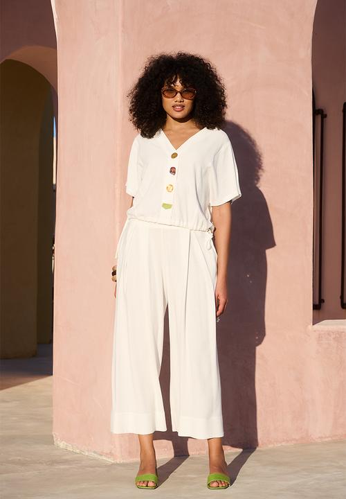 Me&B - Perspex Button Detail Dolman Sleeve Top - Milk
