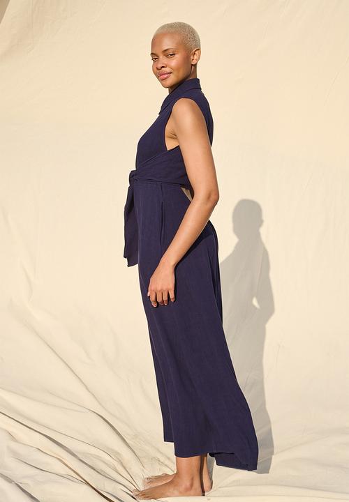 Me&B - Sleeveless Front Tie Back Peekout Dress - Ink