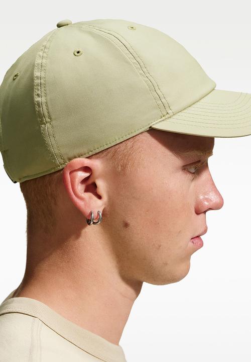Nike - Nike Dri-FIT Club - Unstructured Metal Swoosh Cap - Green