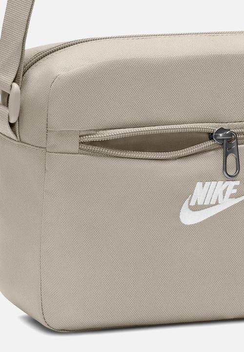 Nike - Heritage 2.0 Crossbody Bag - Cream