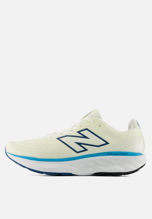 New Balance  - Fresh Foam 520 v9 - white