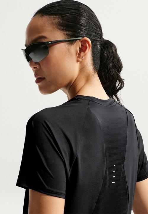 Nike - W Nk Swift Df Top Ss Stndrd - Black/Reflectivesilv
