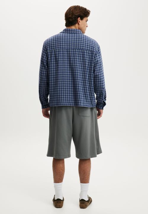 Cotton On - Super Baggy Fleece Short - Slate Stone