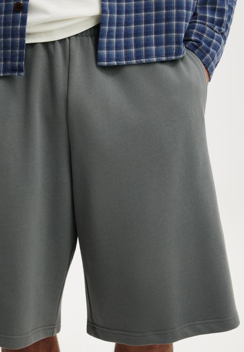 Cotton On - Super Baggy Fleece Short - Slate Stone