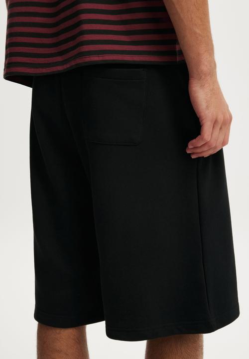 Cotton On - Super Baggy Fleece Short - Black