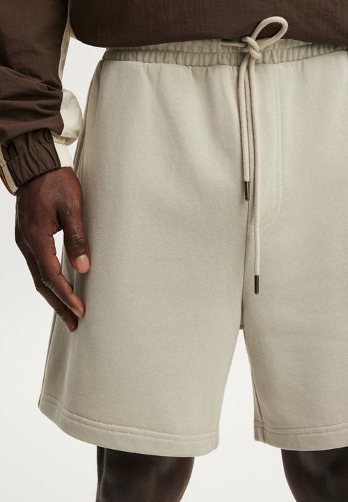 Cotton On - Everyday Fleece Short - Stone