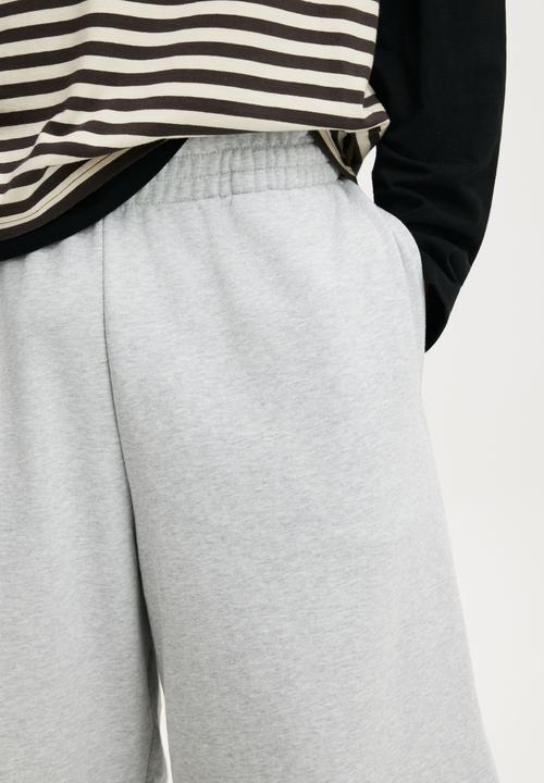 Cotton On - Super Baggy Fleece Short - Grey Marle