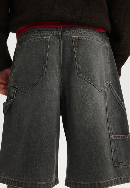 Cotton On - Super Baggy Jort - Carpenter Smokey Washed Grey