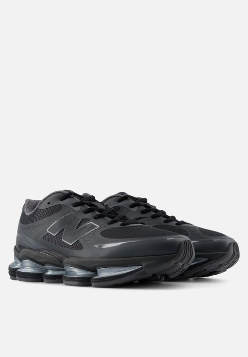 New Balance  - 2000 - black