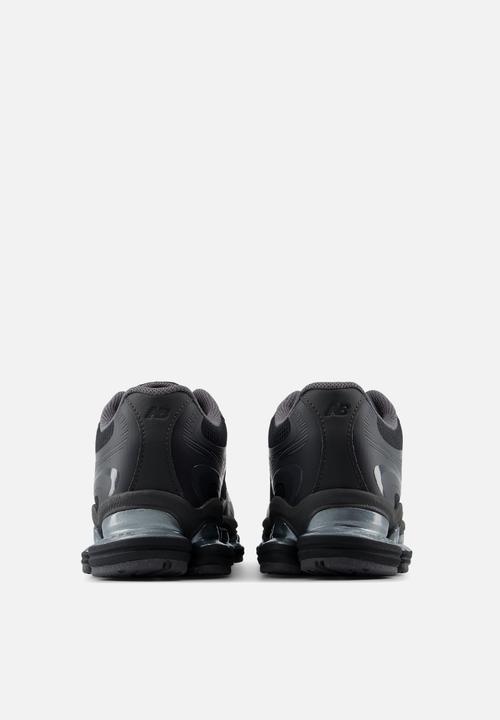 New Balance  - 2000 - black