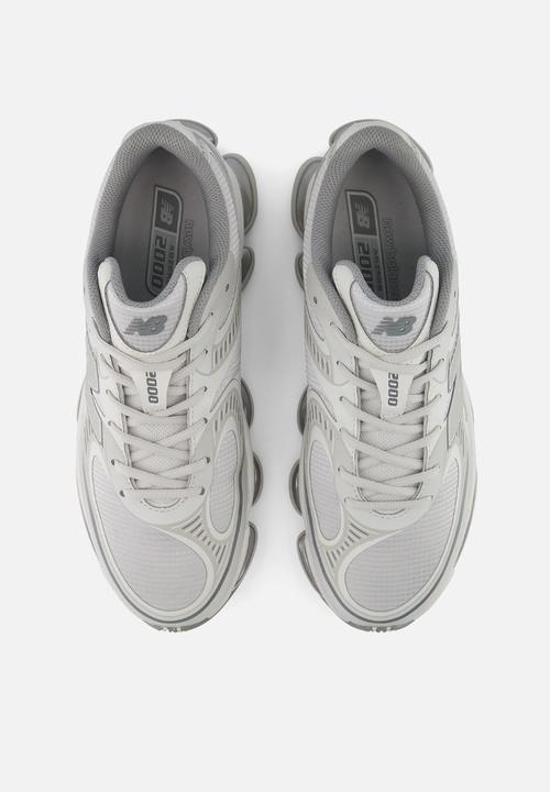 New Balance  - 2000 - grey