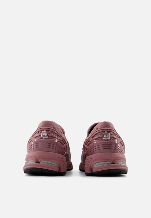 New Balance  - 1906L