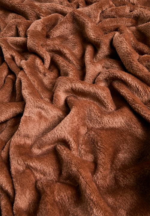 H&S - Fleece Cape Bear
