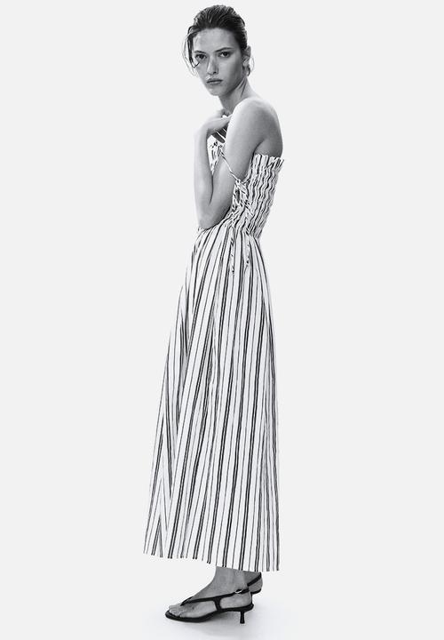 H&M - Smocked-bodice tie-strap dress - white/striped