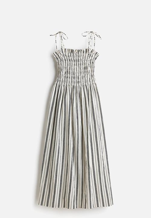 H&M - Smocked-bodice tie-strap dress - white/striped