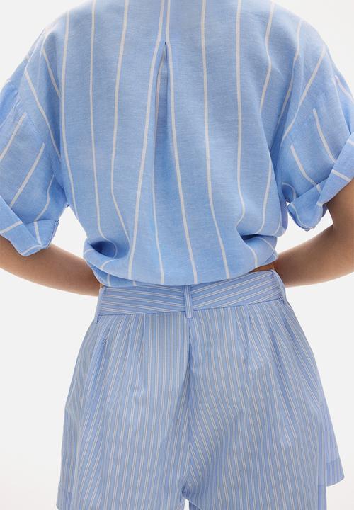 H&M - Tailored cotton shorts - light blue/striped