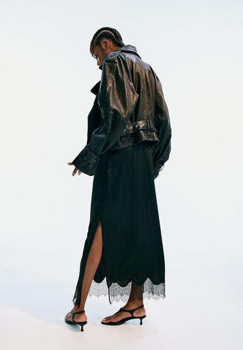 H&M - Lace-trimmed satin skirt - black