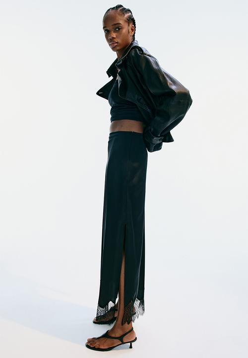 H&M - Lace-trimmed satin skirt - black