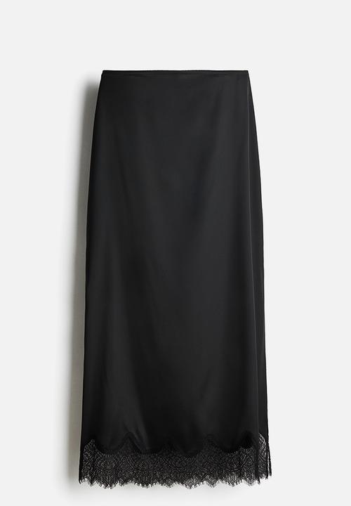 H&M - Lace-trimmed satin skirt - black