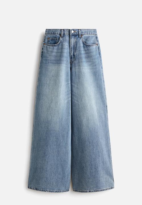 H&M - Super wide high waist jeans - light denim blue