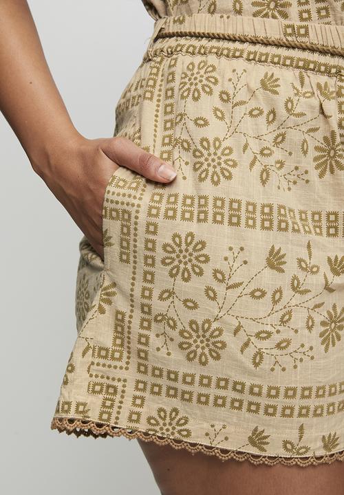 MANDI - Pull On Elasticated Short With Print Detail And Waist Cord - Beige