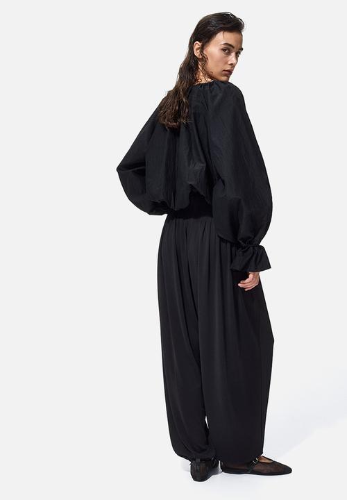 H&M - Pleated barrel-leg trousers - black