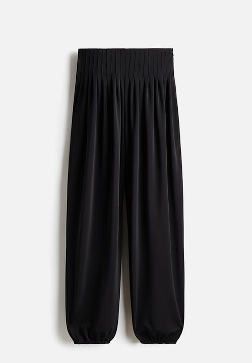 H&M - Pleated barrel-leg trousers - black