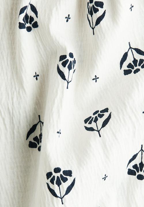 H&M - Flutter-sleeved cotton dress - white/floral