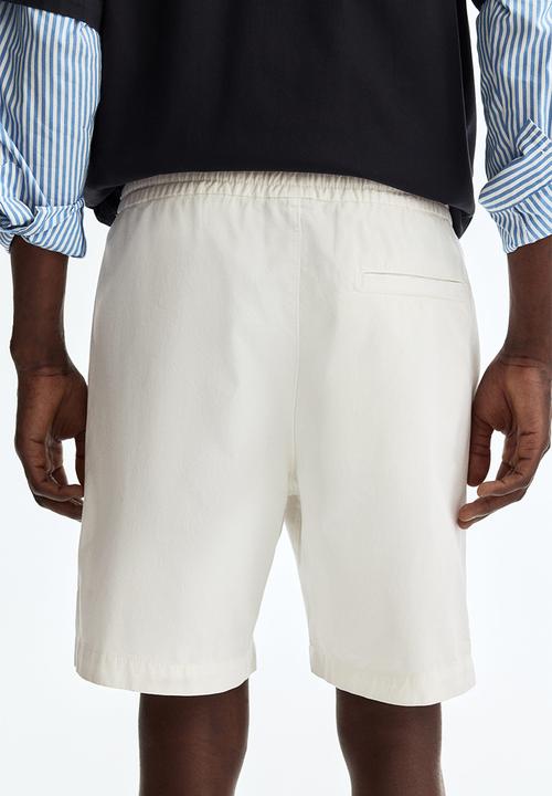 H&M - Relaxed fit cotton shorts - white