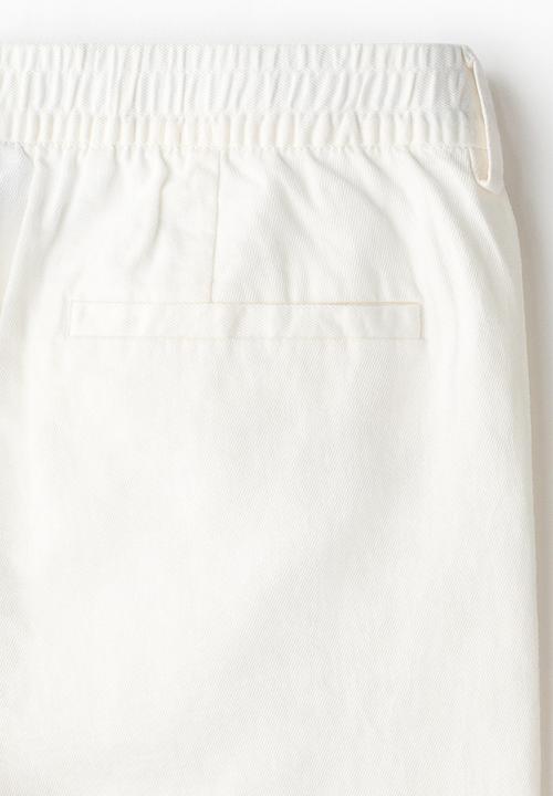 H&M - Relaxed fit linen-blend shorts - white