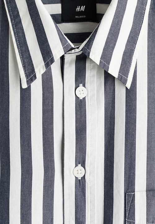 H&M - Relaxed fit poplin shirt - dark blue/striped