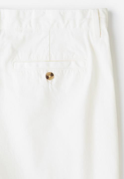 H&M - Relaxed fit chino shorts - white