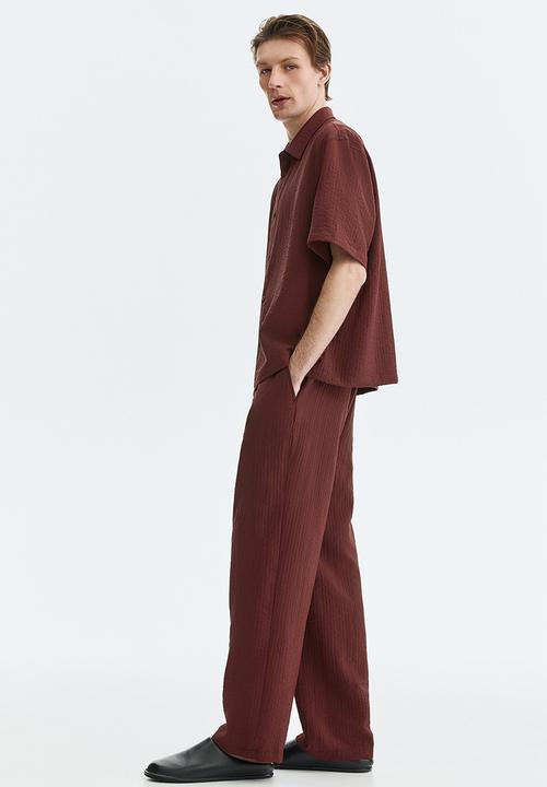 H&M - Relaxed fit textured trousers - burgundy