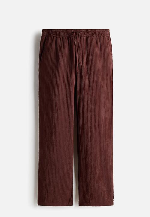 H&M - Relaxed fit textured trousers - burgundy