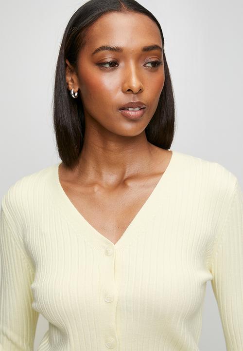 Stella Morgan - 3/4 Sleeve V-Neck Button Through Cardi With Scallop Hem  - Pale Yellow