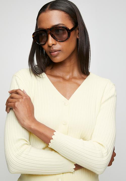 Stella Morgan - 3/4 Sleeve V-Neck Button Through Cardi With Scallop Hem  - Pale Yellow