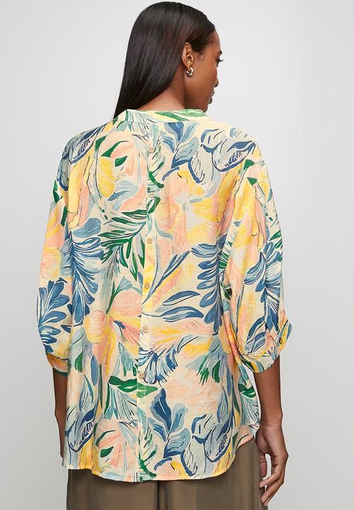 Stella Morgan - Half Sleeve Batwing Sheer Button Through Shirt With Centre Back Button Detail - Multi Blue